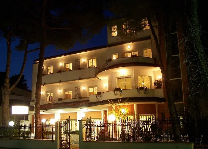 Hotel Pina 3*