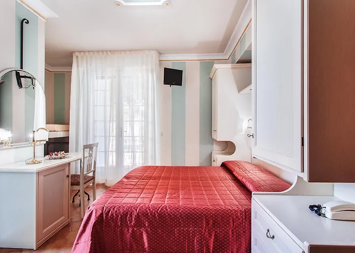 Hotel Pina 3*